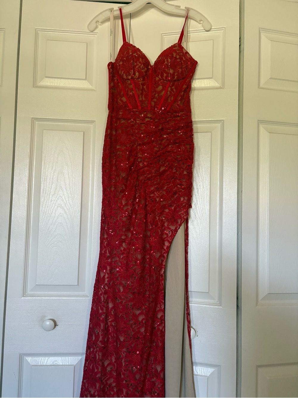 Red Lace Embellished Spaghetti-Strap Prom Gown with High Slit